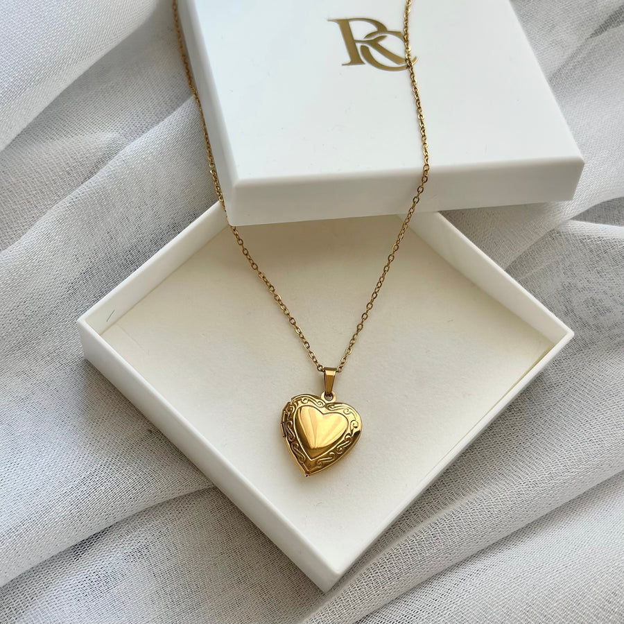 Amour nyaklánc - 18K aranyozott, hipoallergén, vízálló nemesacél