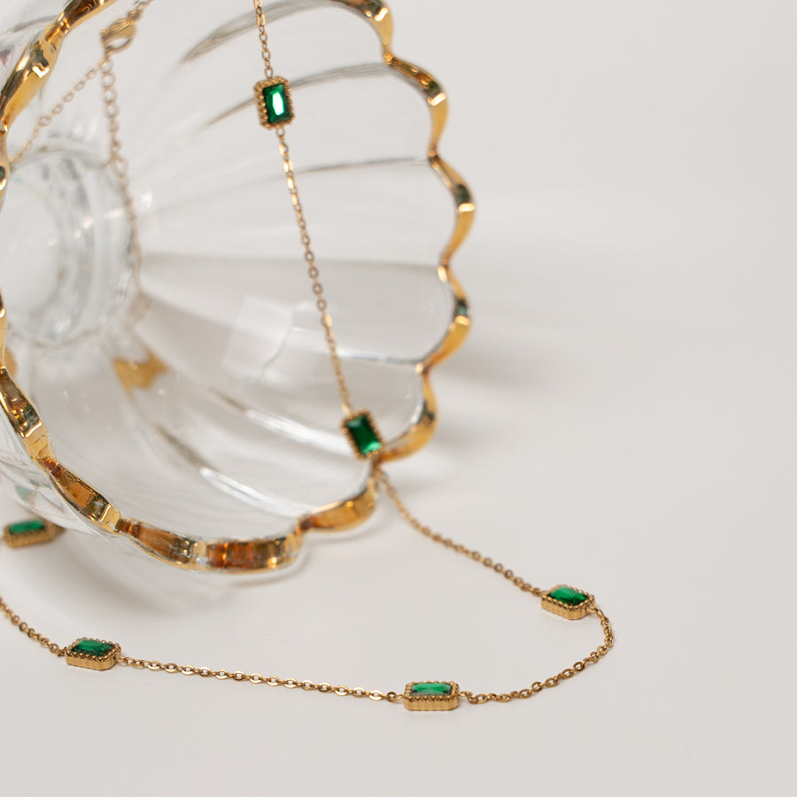 Elowen nyaklánc - 18K aranyozott, hipoallergén, vízálló nemesacél